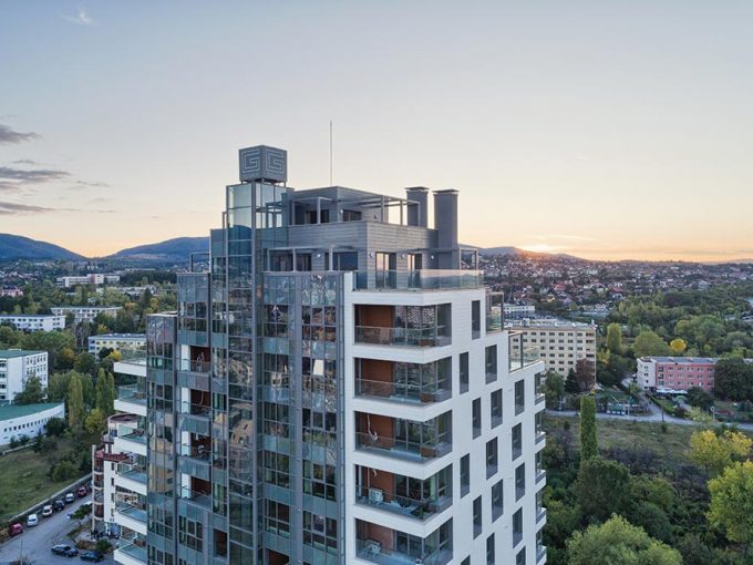 СГРАДА G TOWER