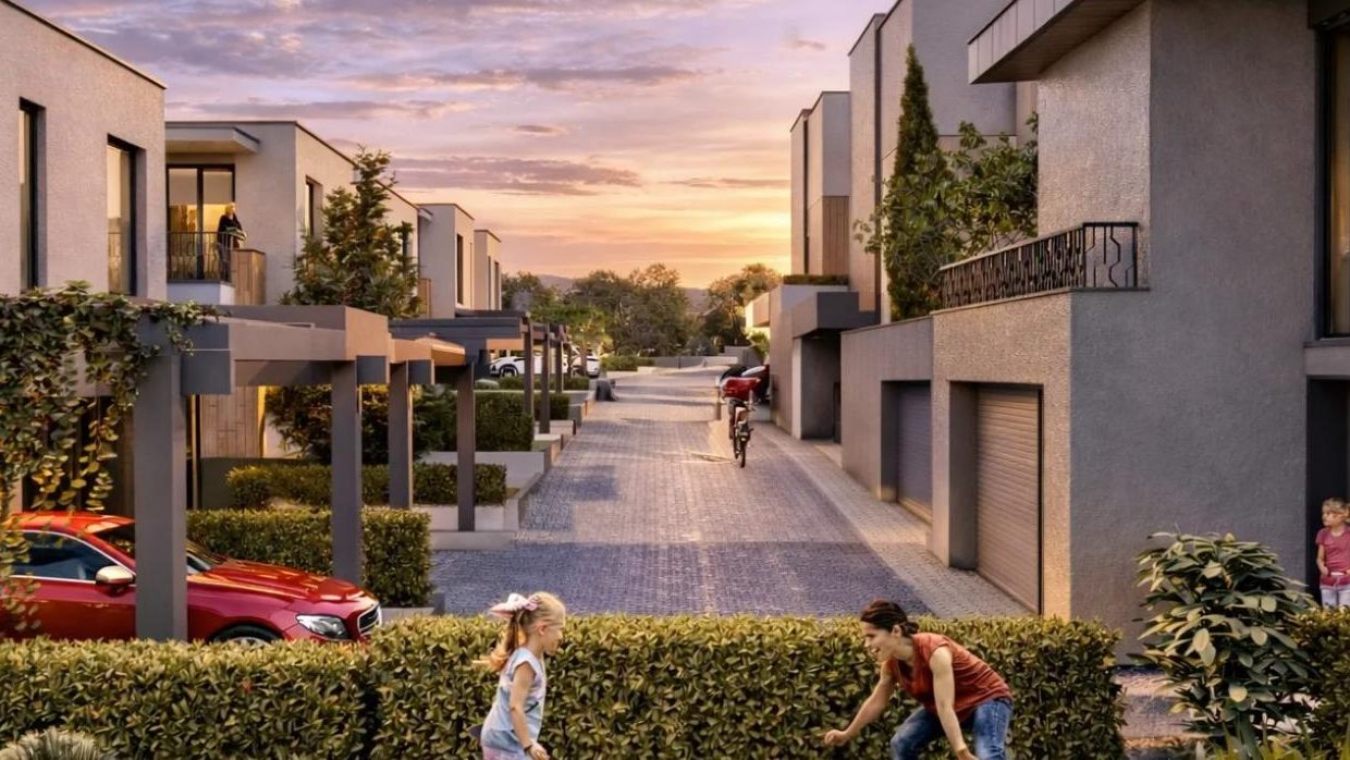 ENEA Residence — вътрешната улица между къщите
